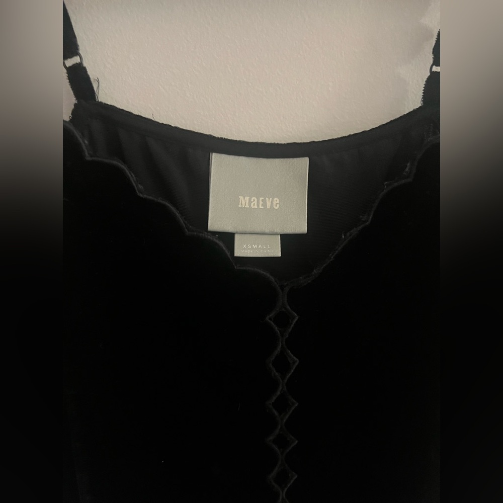 Maeve Anthropologie Black Scalloped Camisole Tank Top XS Adjustable Straps - Picture 3 of 5